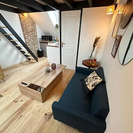 Republique Apartment *